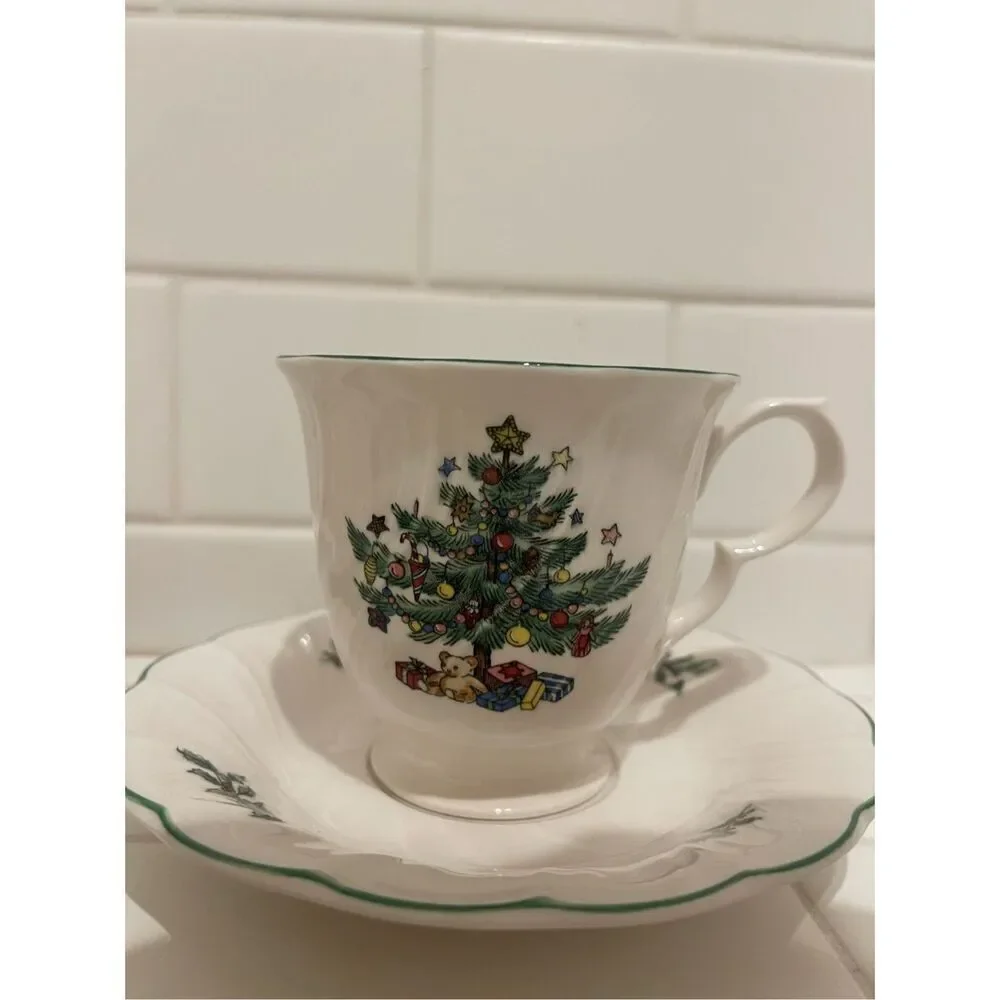Vintage Nikko Ceramics Christmastime Teacups (4)